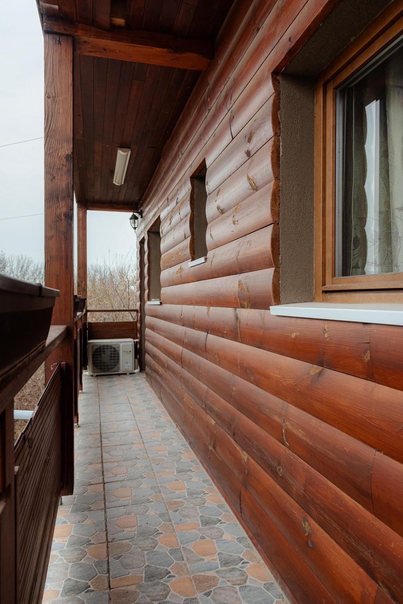 Business Transit To Therme & Bucharest Airport Apartment