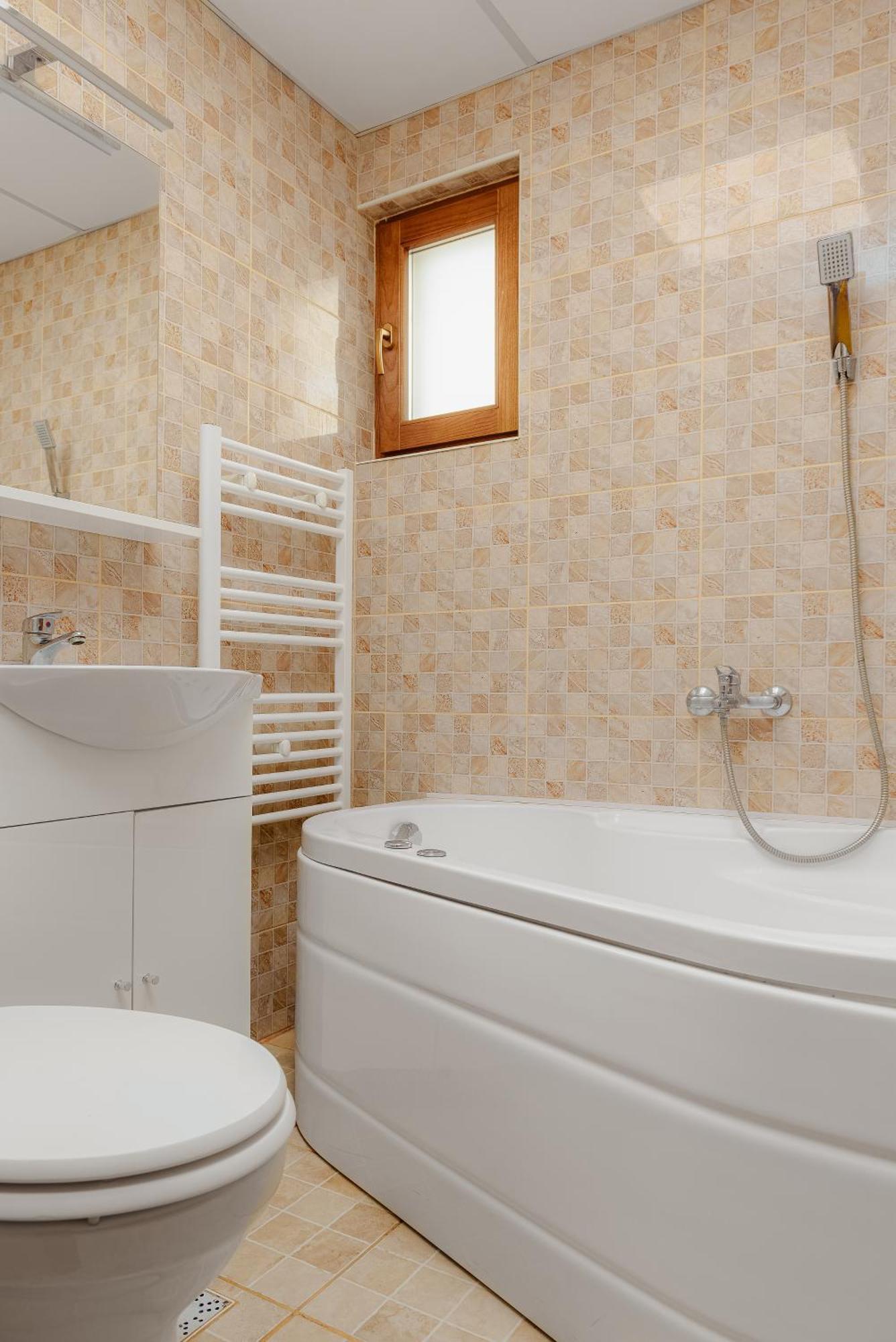 Business Transit To Therme & Bucharest Airport Apartment Saftica