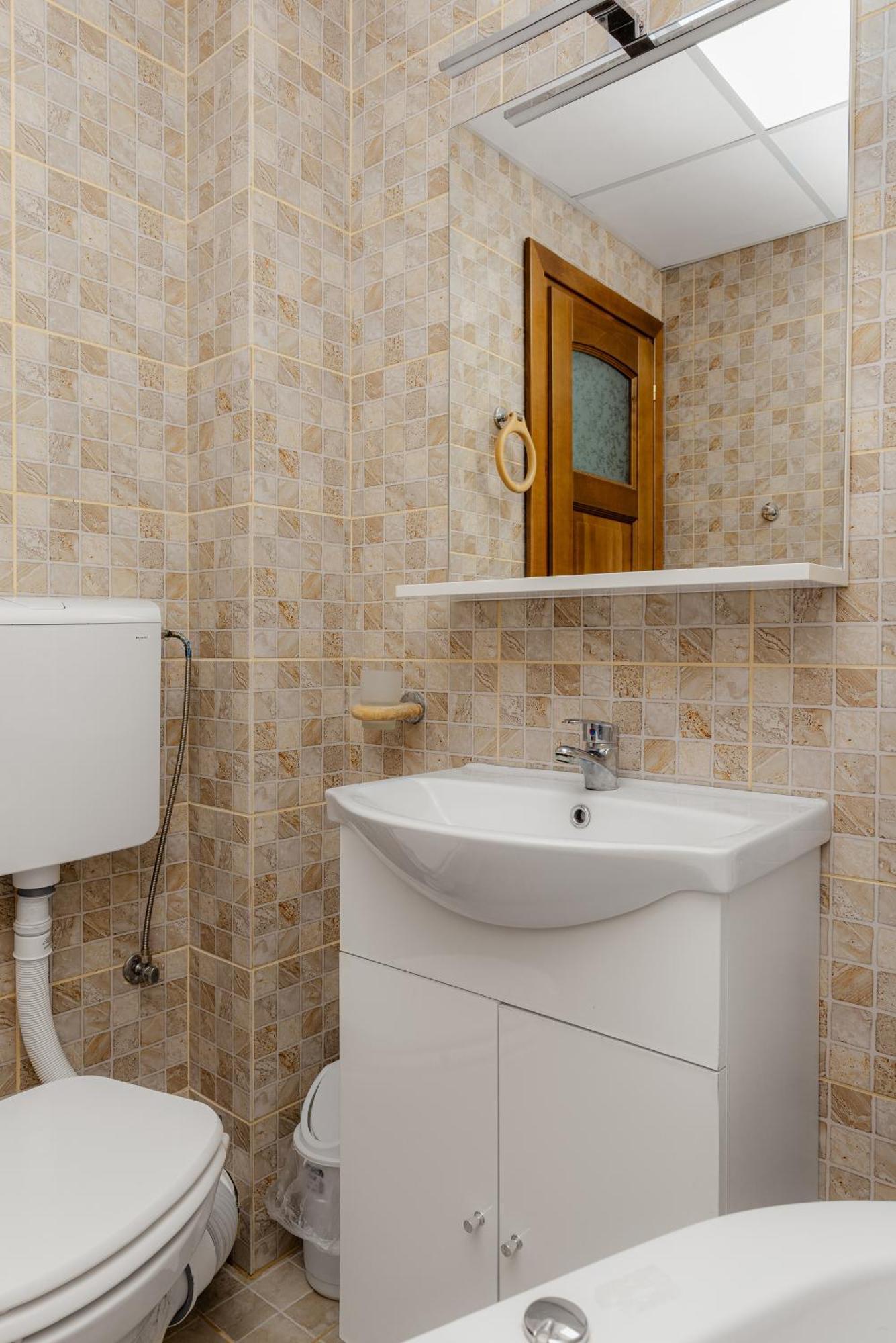Business Transit Apartment *