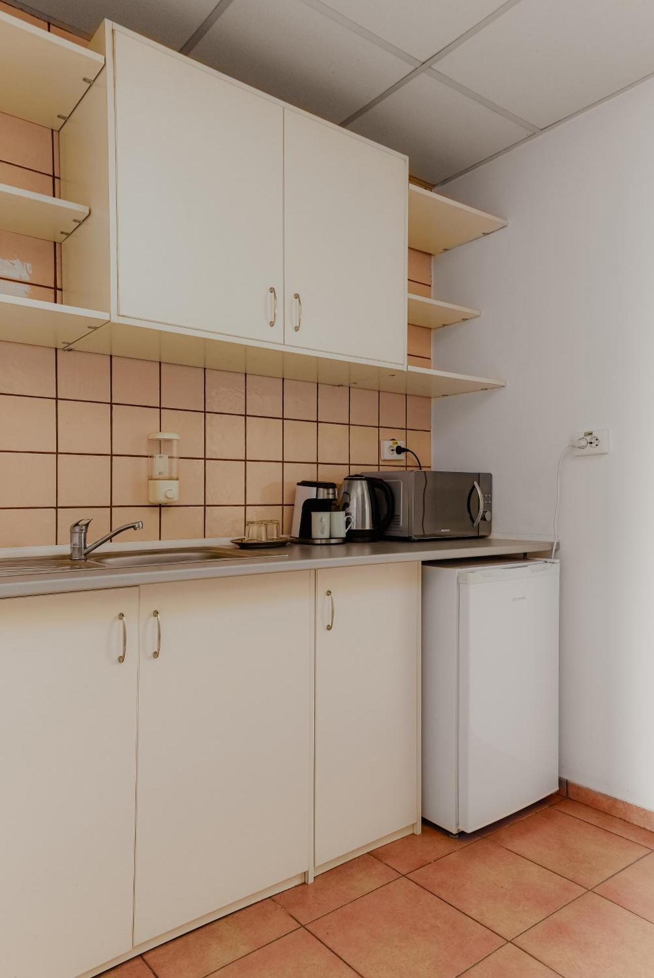 Business Transit Apartment